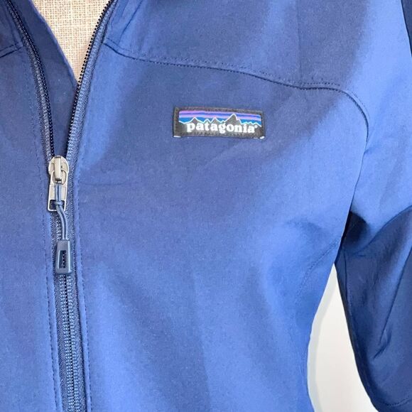 NWOT Patagonia Womens Torrentshell Zip Navy Jacket Sz XS - Picture 2 of 9